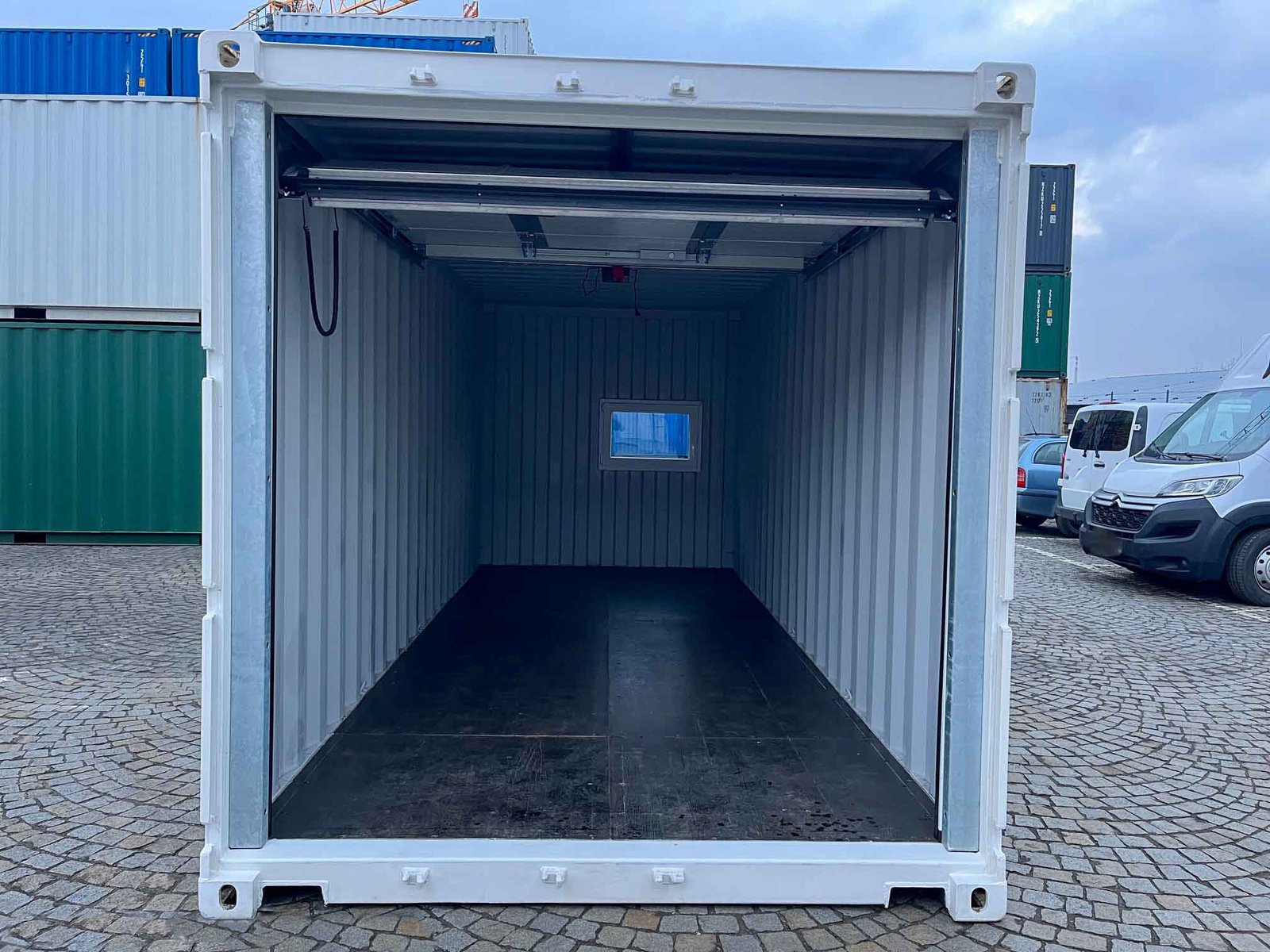 20 Fuß Garagencontainer (Sektionaltor) – Ansicht 3